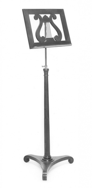 File:Smithsonian music stand.jpeg